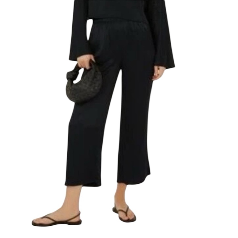 SOMETHING NAVY Black Silky Cropped Pants Size S